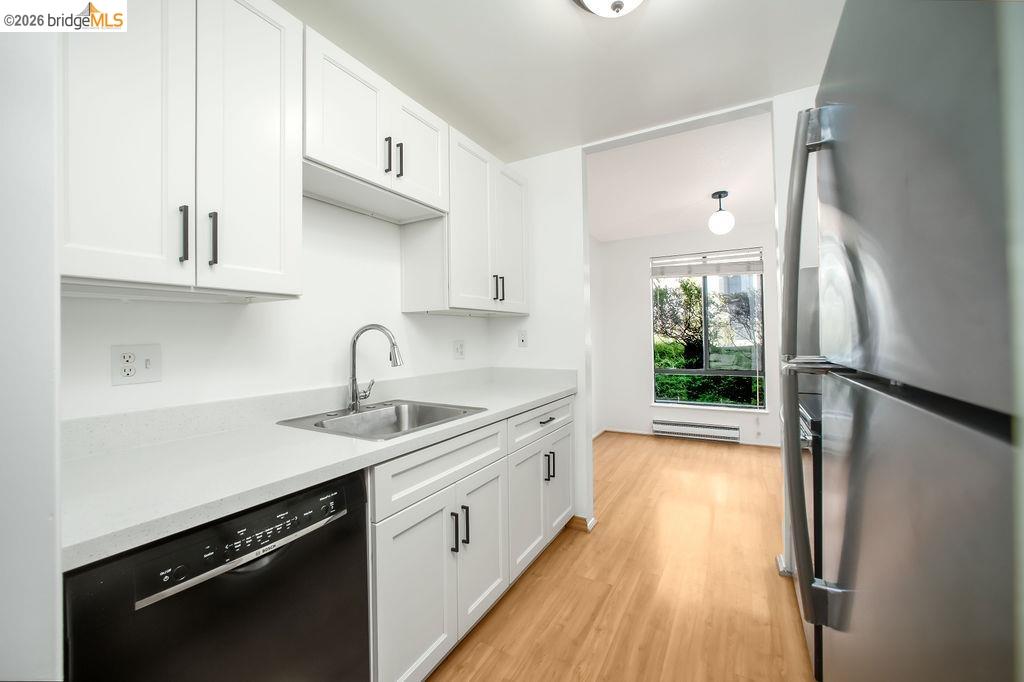 8 Admiral Dr # A238