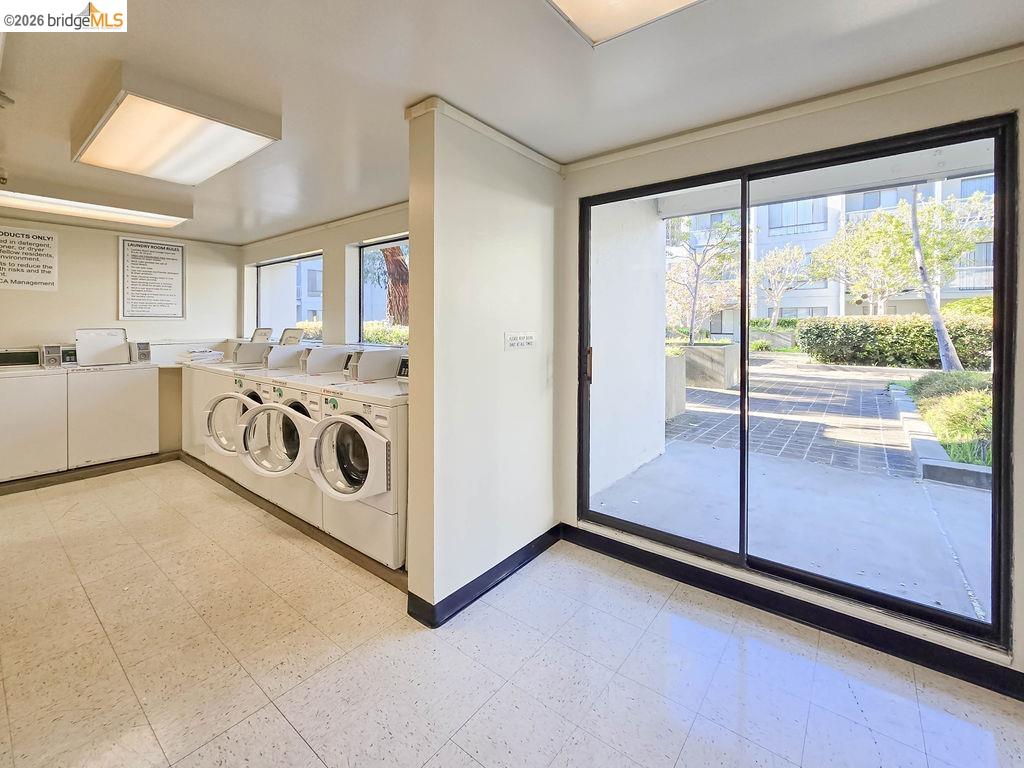 8 Admiral Dr # A238