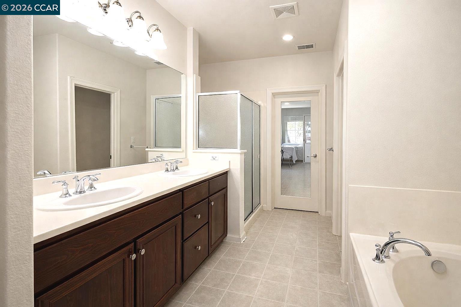 5041 Escalon Cir