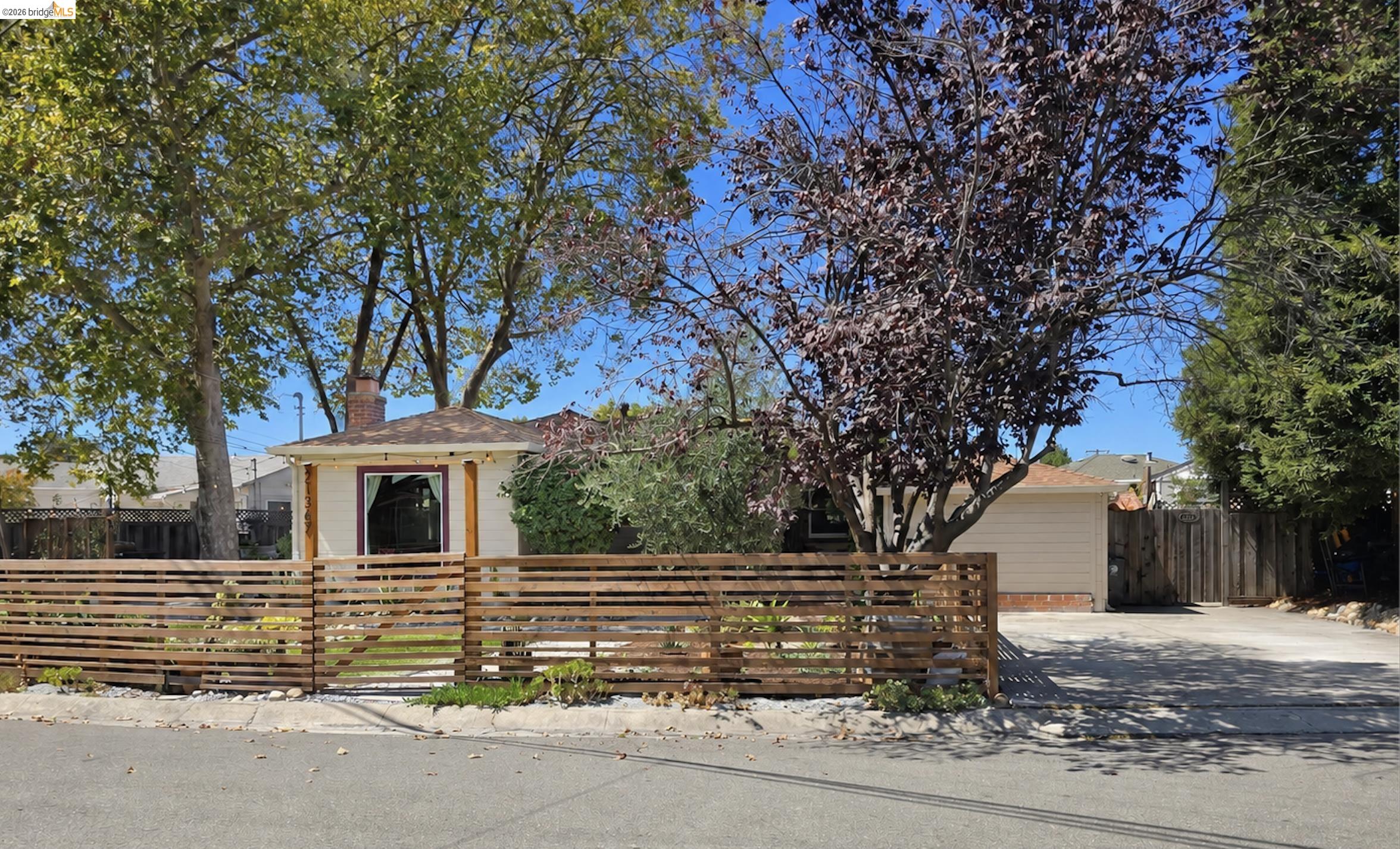 21367 Rizzo Ave