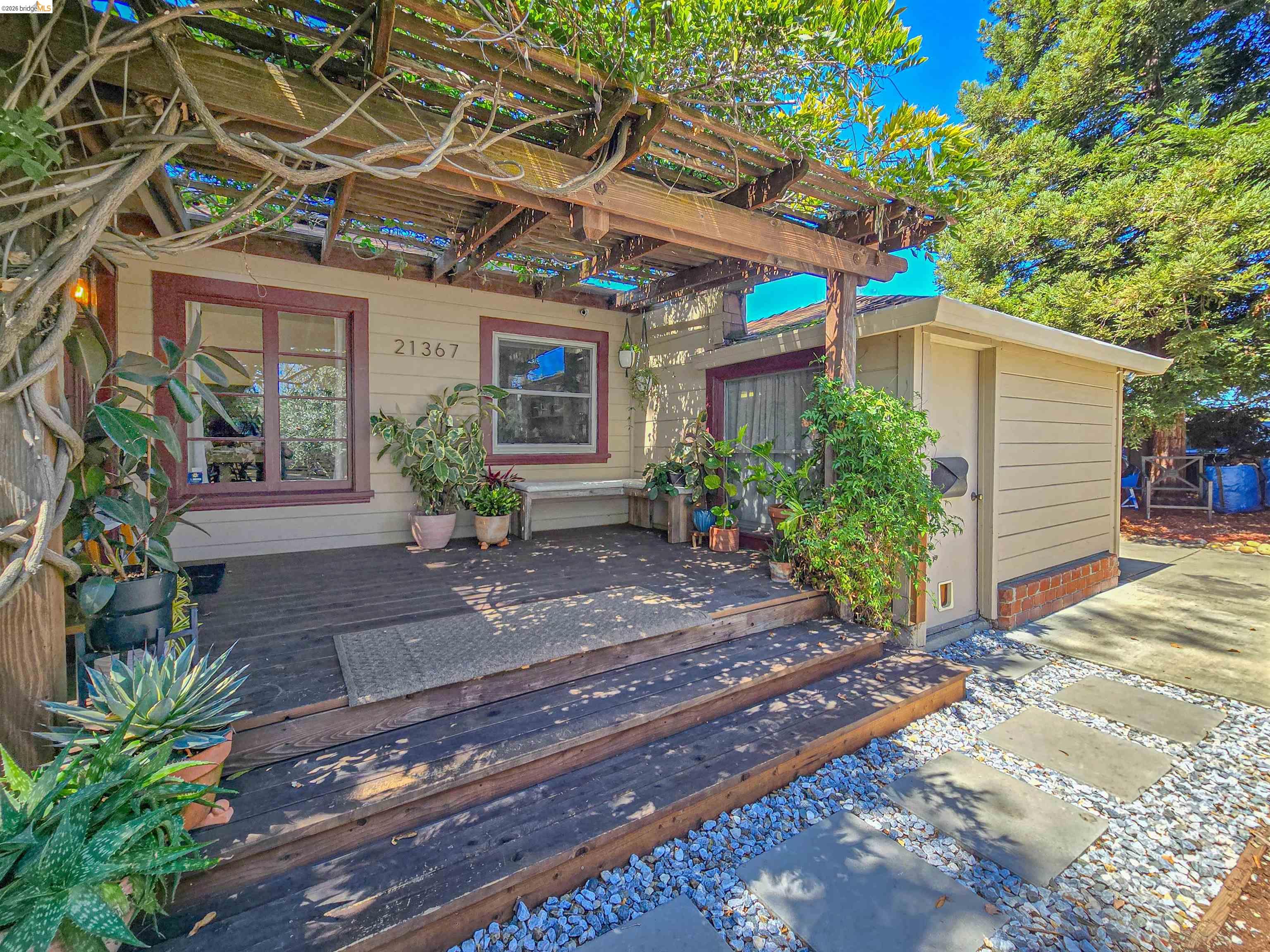 21367 Rizzo Ave