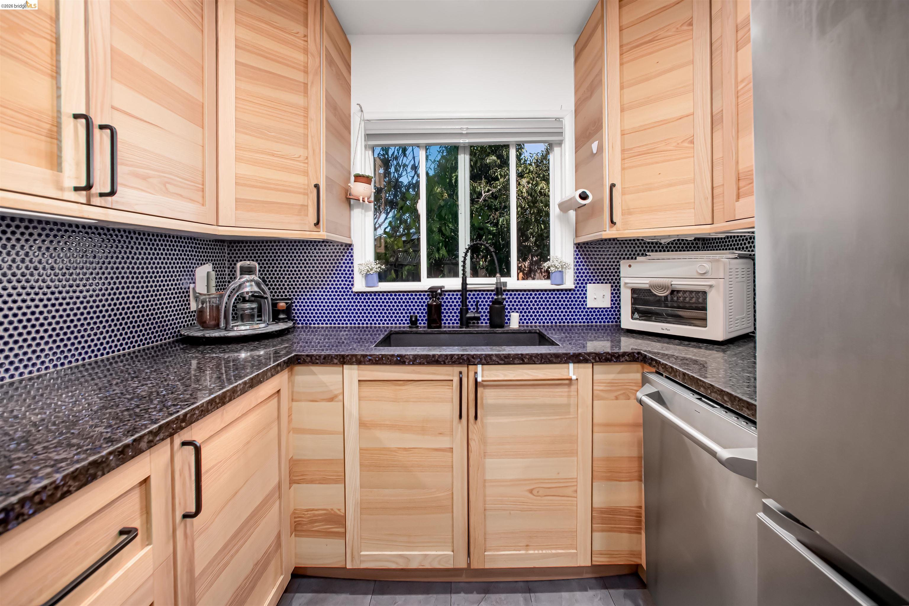 21367 Rizzo Ave