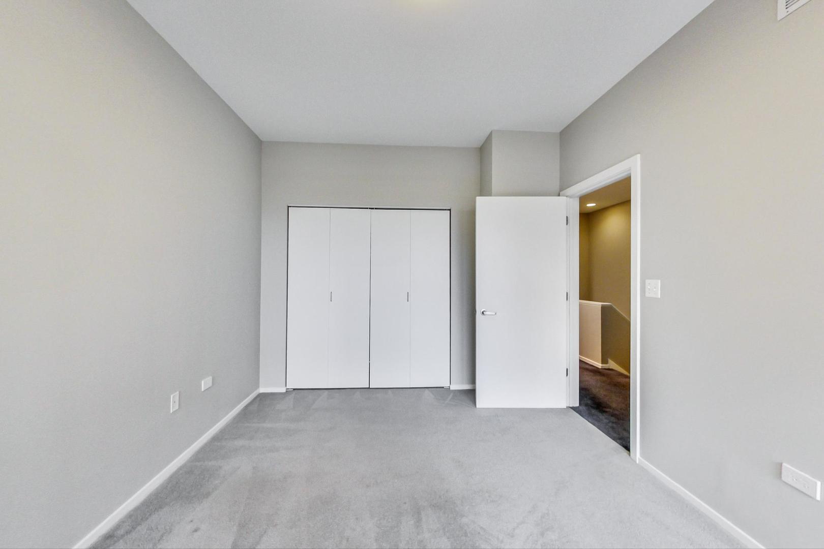 324 N Jefferson Street Unit: 302