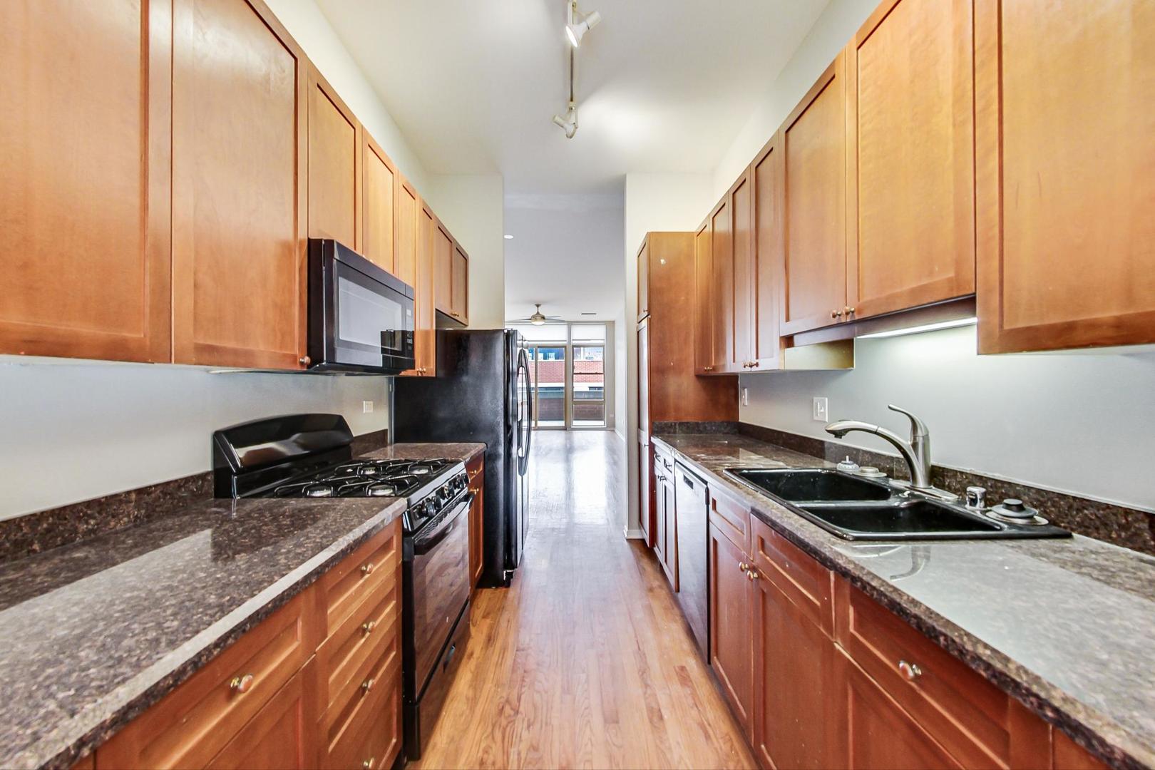 324 N Jefferson Street Unit: 302