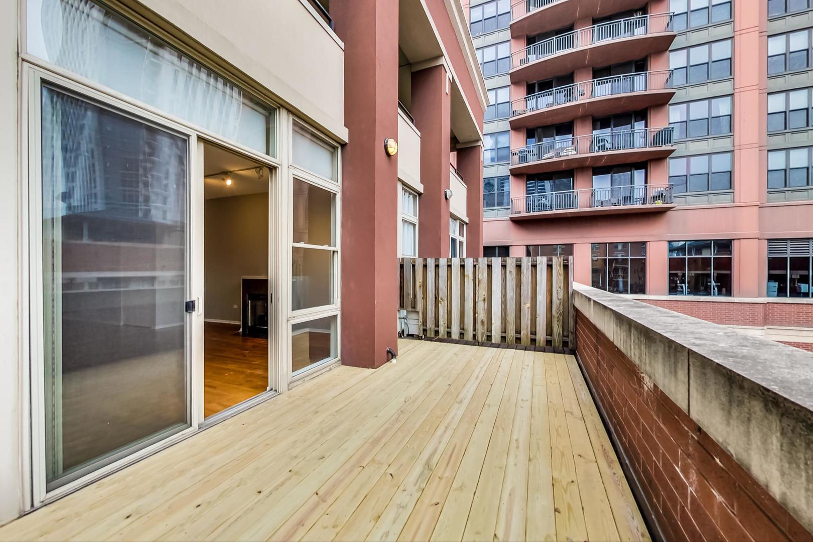 324 N Jefferson Street Unit: 302