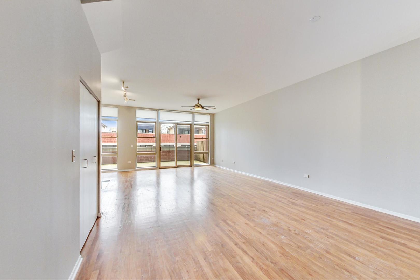 324 N Jefferson Street Unit: 302