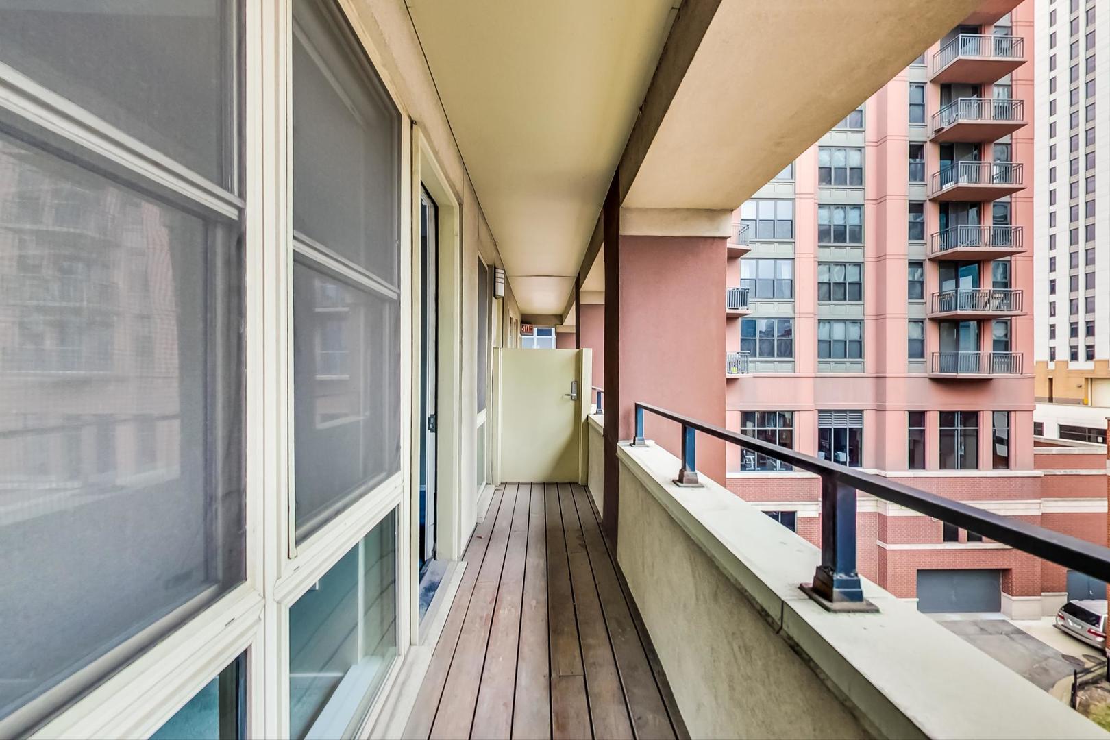 324 N Jefferson Street Unit: 302