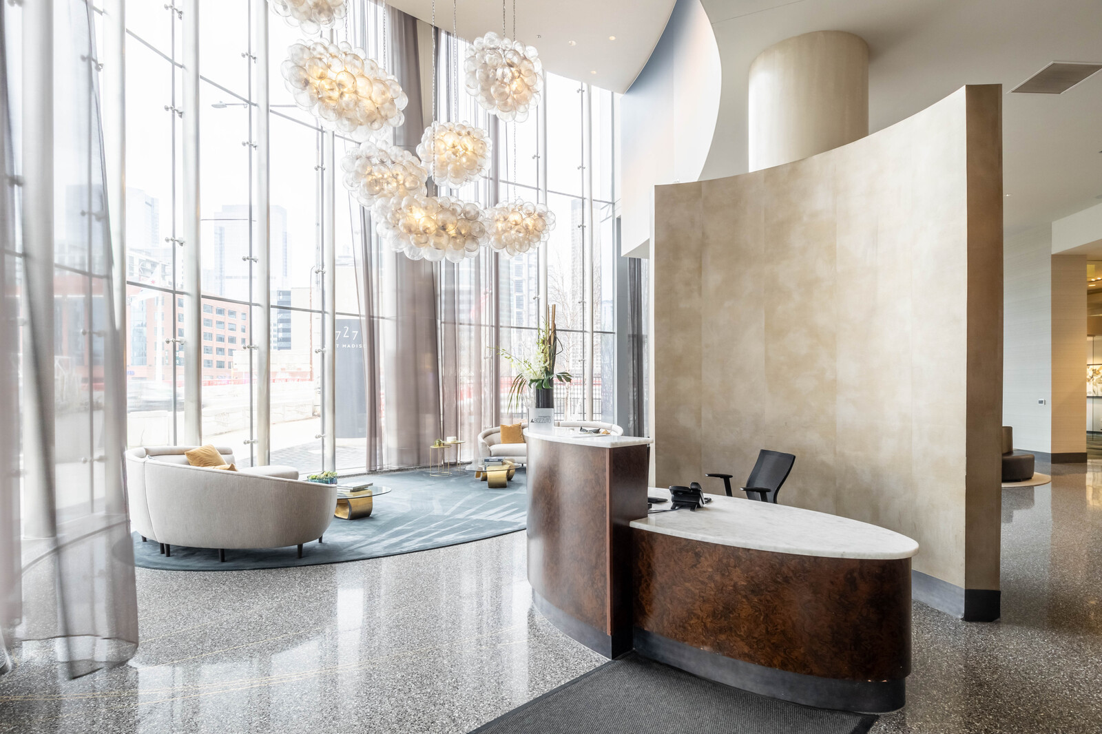 727 W Madison Street Unit: 1813