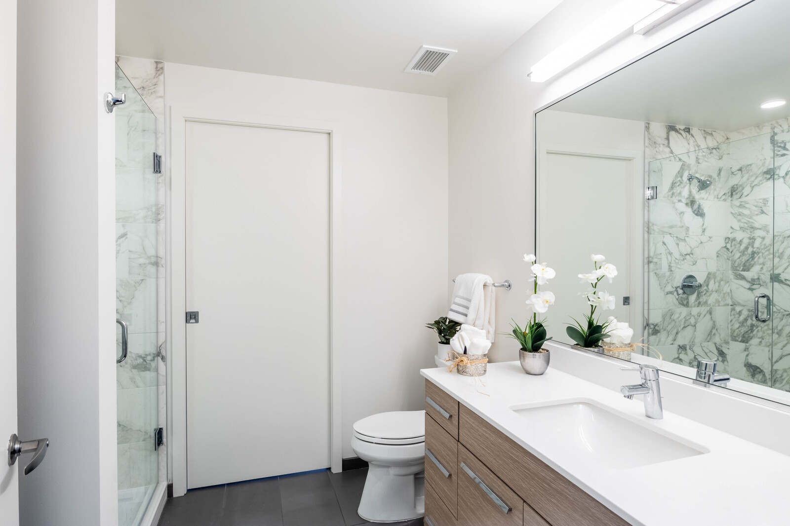 727 W Madison Street Unit: 1813