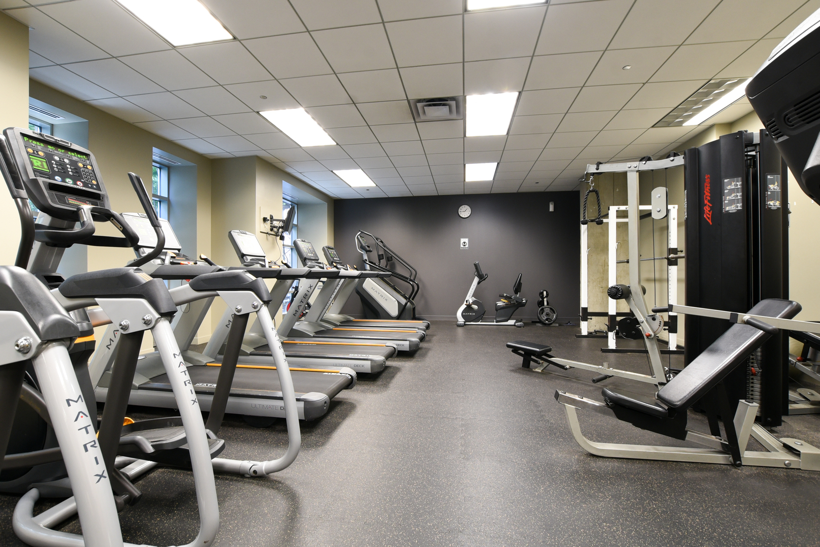 700 N Larrabee Street Unit: 805