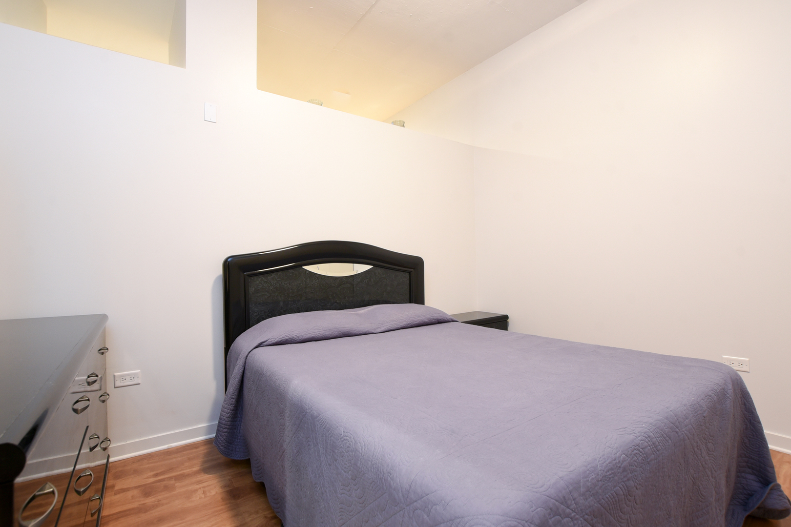 700 N Larrabee Street Unit: 805