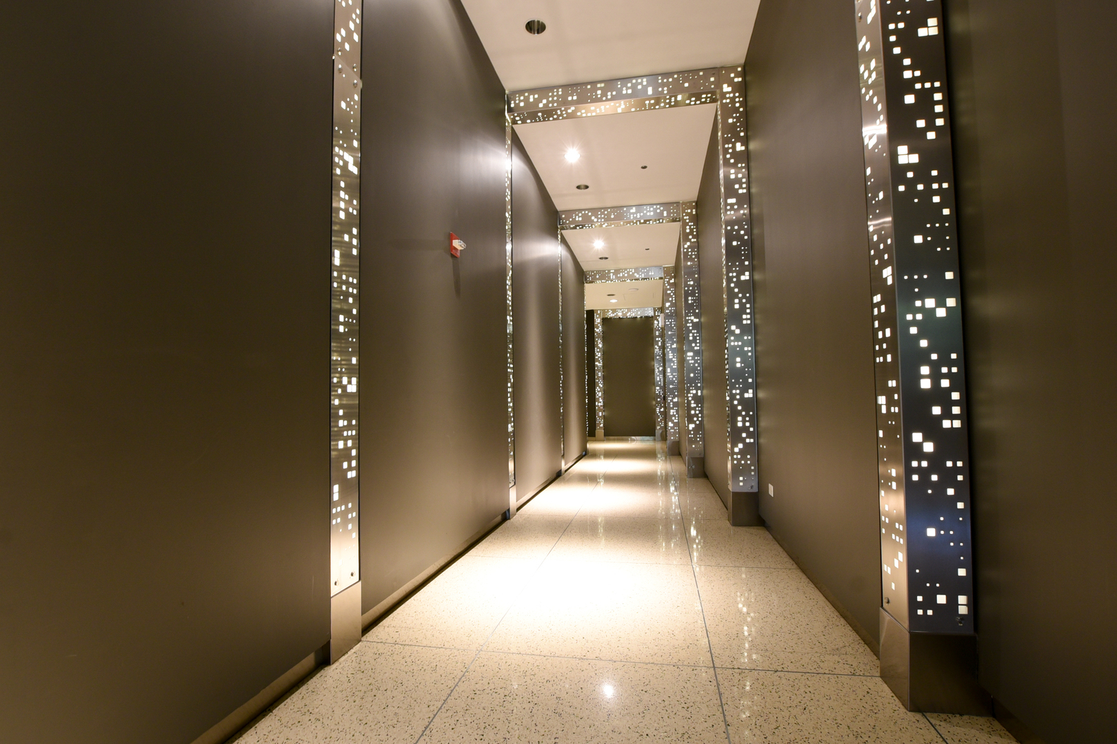 700 N Larrabee Street Unit: 805