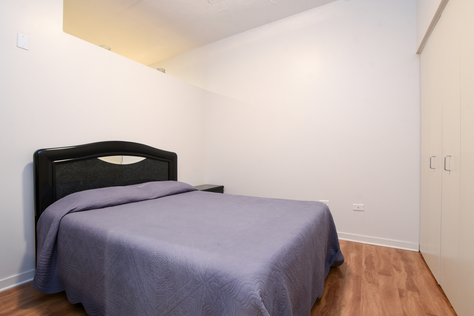 700 N Larrabee Street Unit: 805