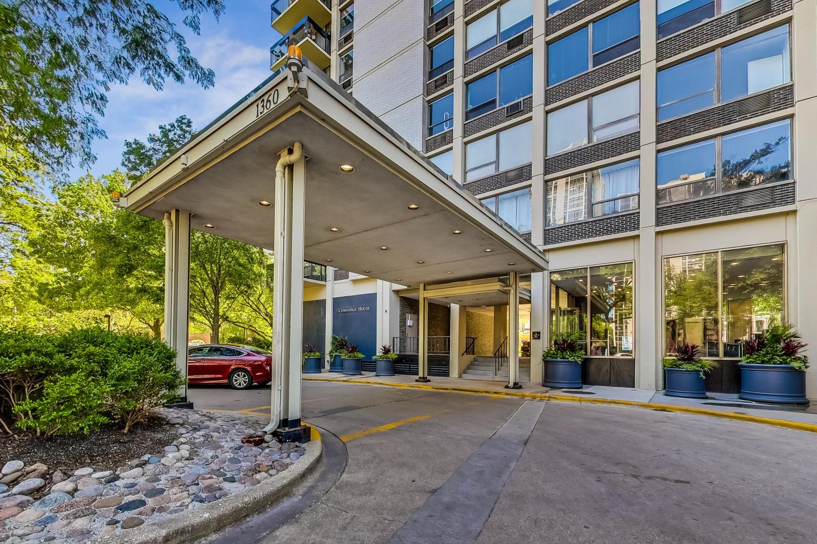 1360 N Sandburg Terrace Unit: 2905C