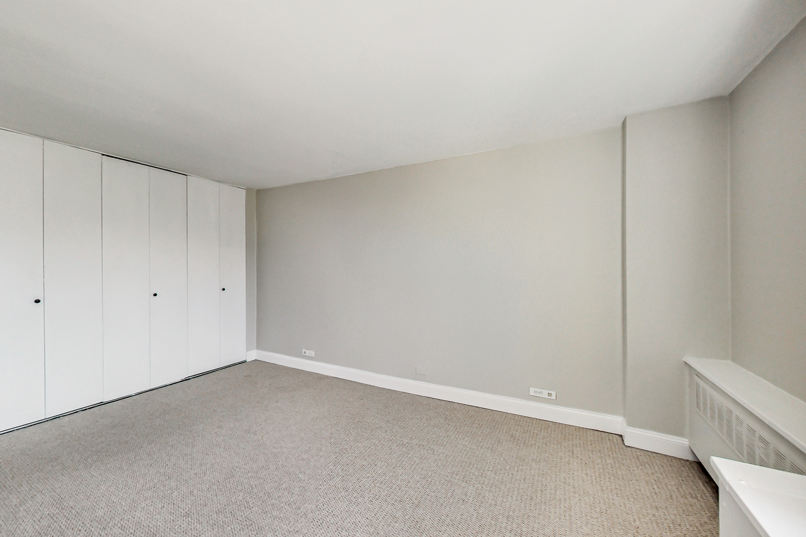 1360 N Sandburg Terrace Unit: 2905C