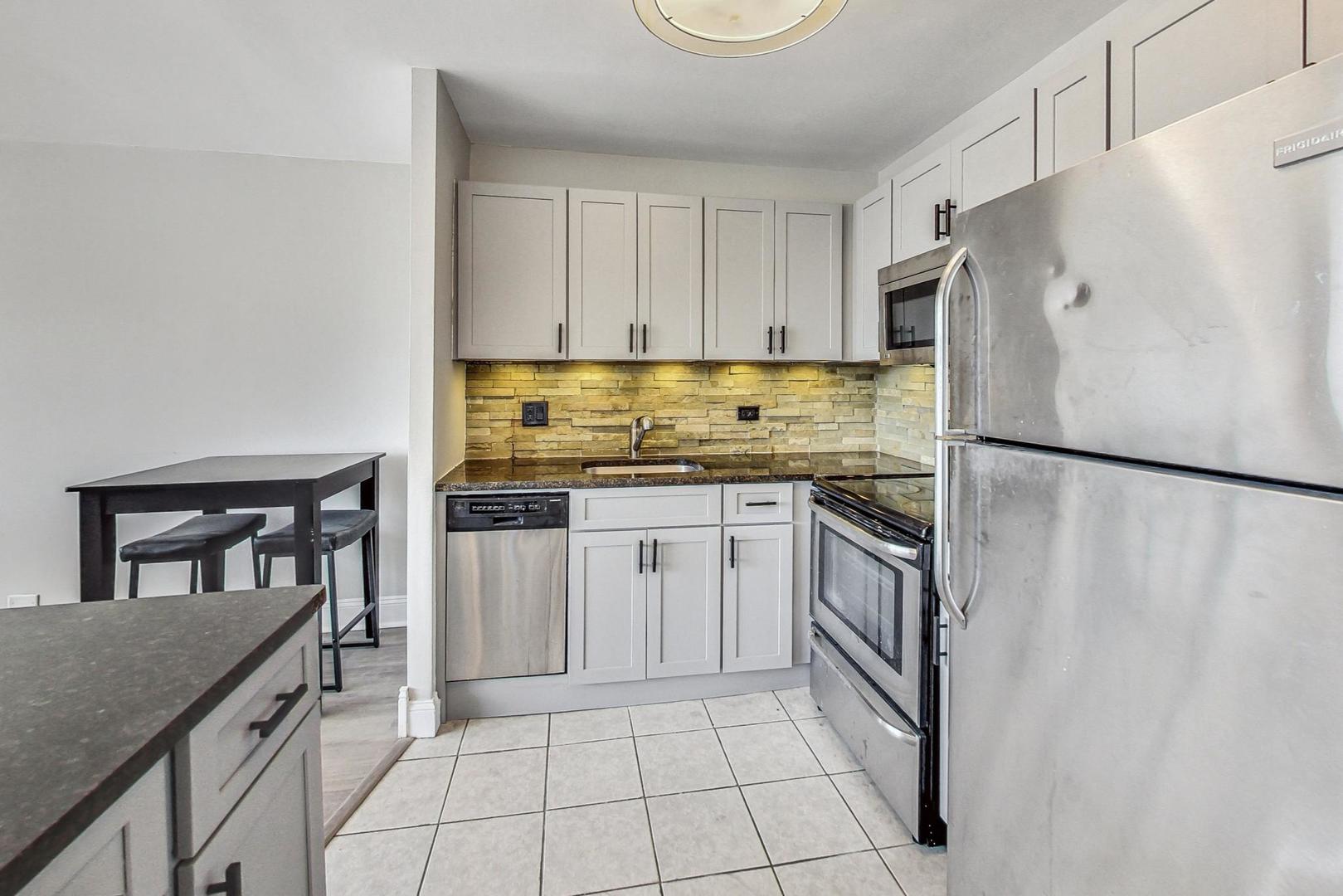 1360 N Sandburg Terrace Unit: 2905C