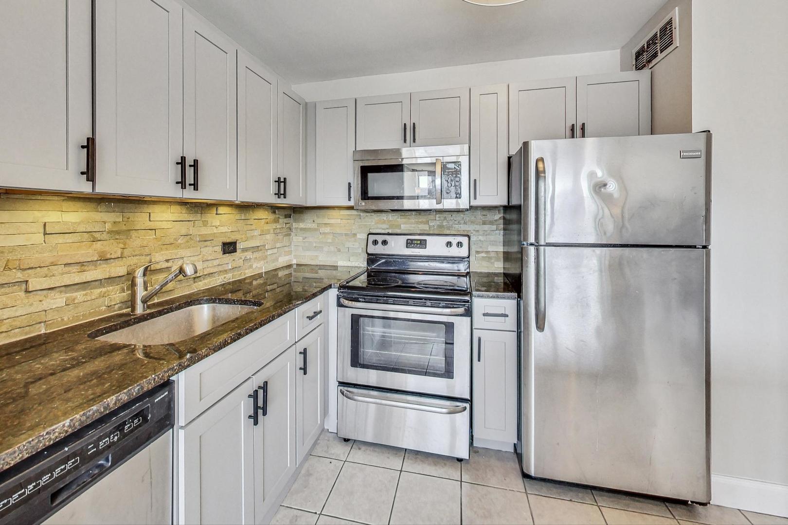 1360 N Sandburg Terrace Unit: 2905C
