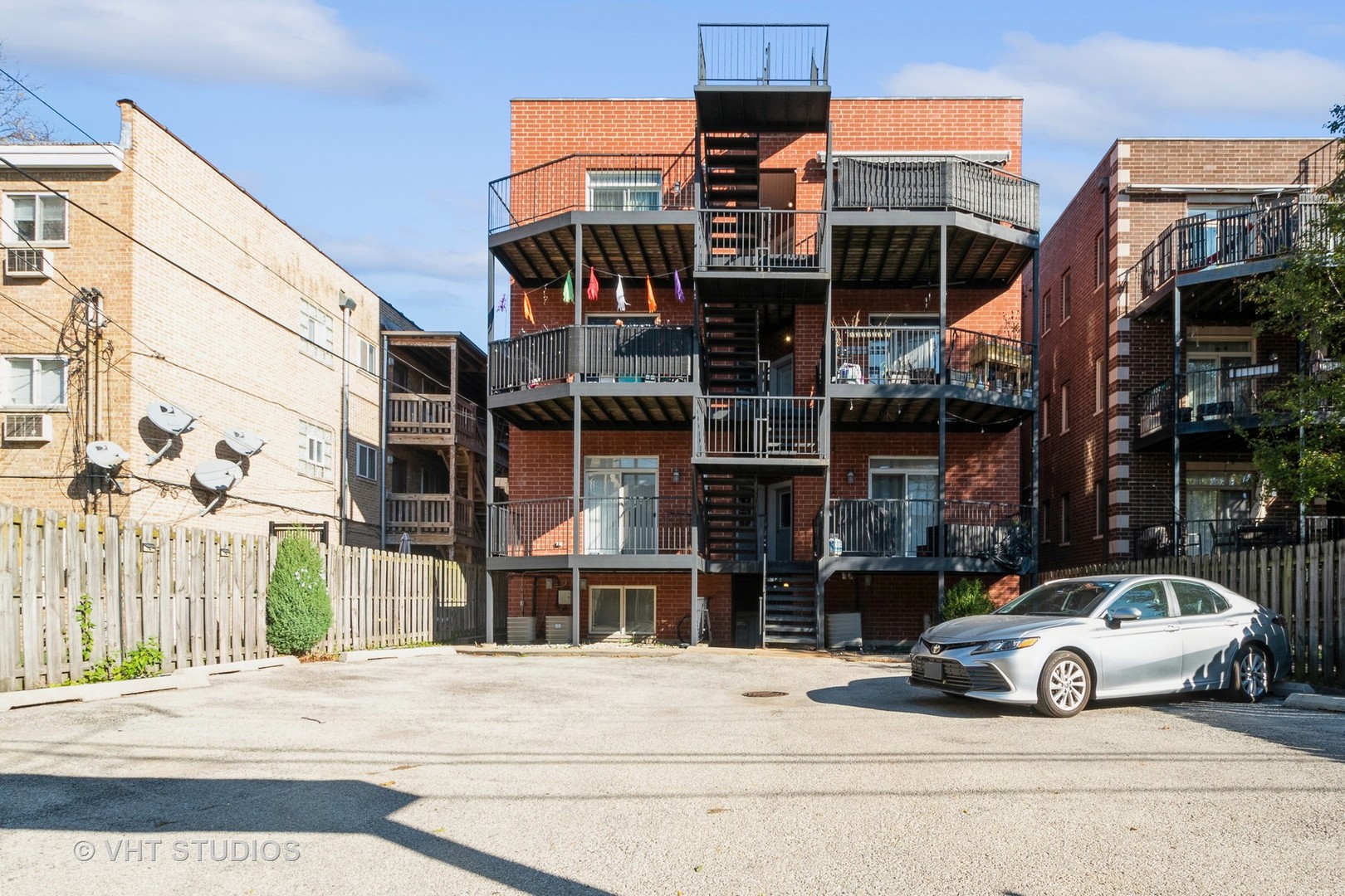 7250 N Oakley Avenue Unit: 3S