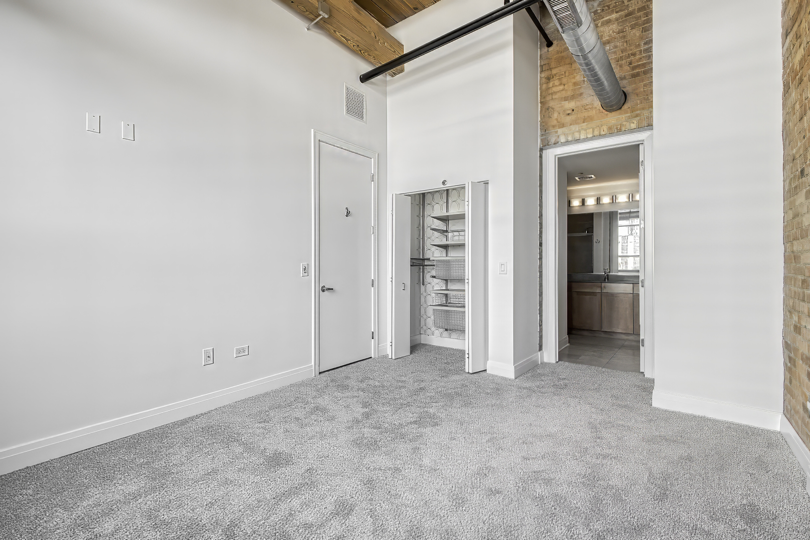 770 W GLADYS Avenue Unit: 606