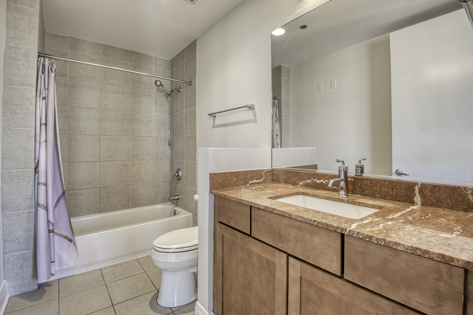 770 W GLADYS Avenue Unit: 606