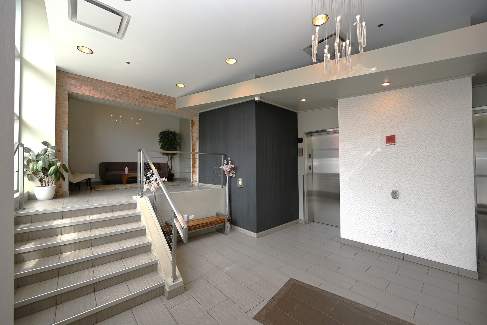 770 W GLADYS Avenue Unit: 606