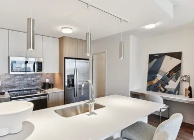 350 N Canal Street Unit: 1209
