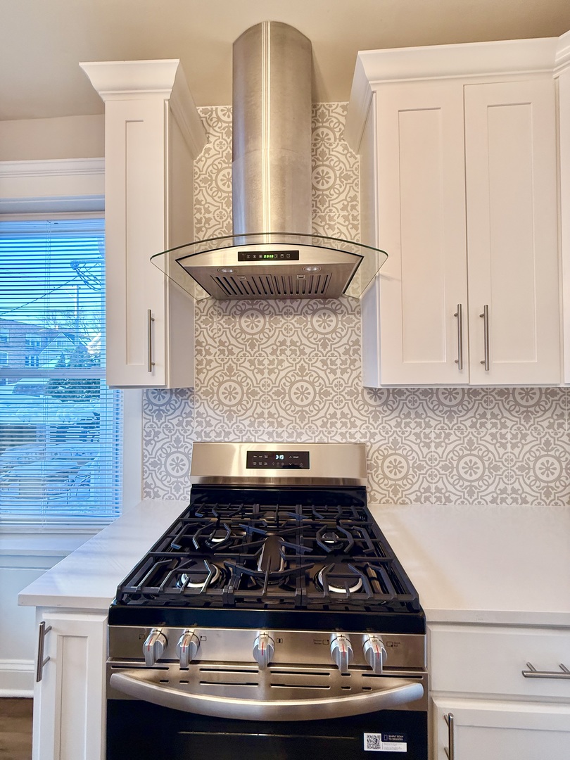 4034 N Monticello Avenue