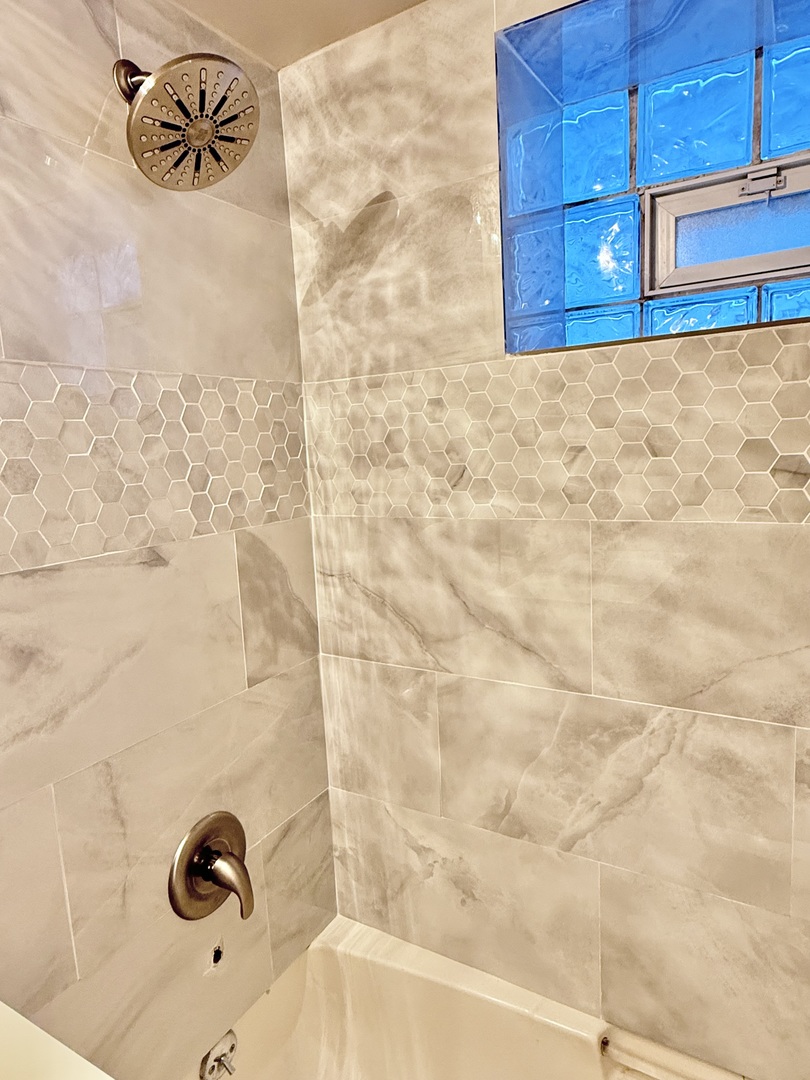 4034 N Monticello Avenue