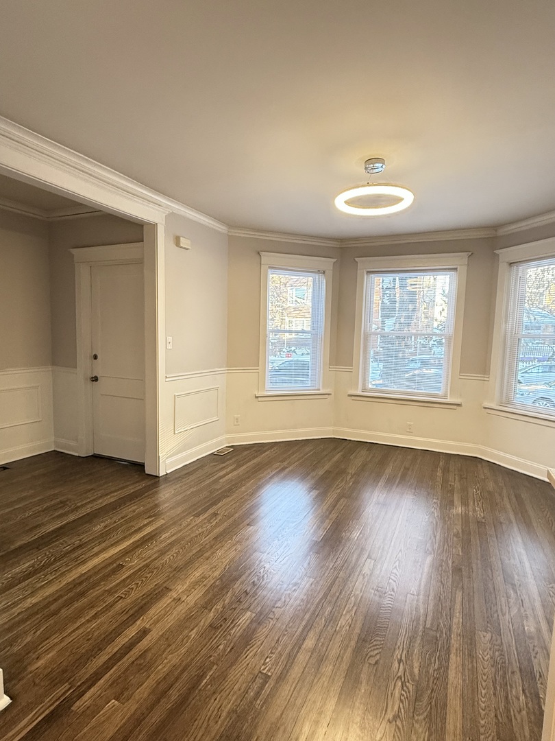 4034 N Monticello Avenue