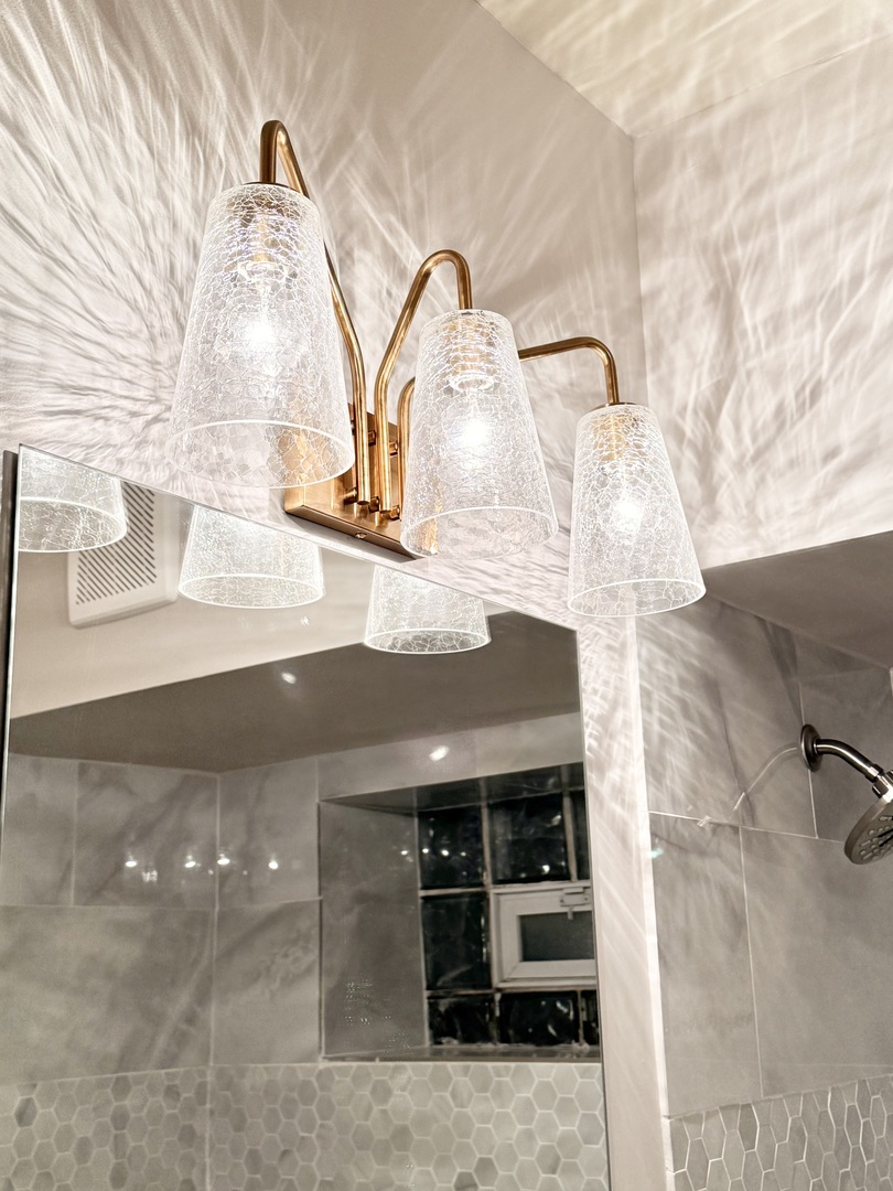 4034 N Monticello Avenue