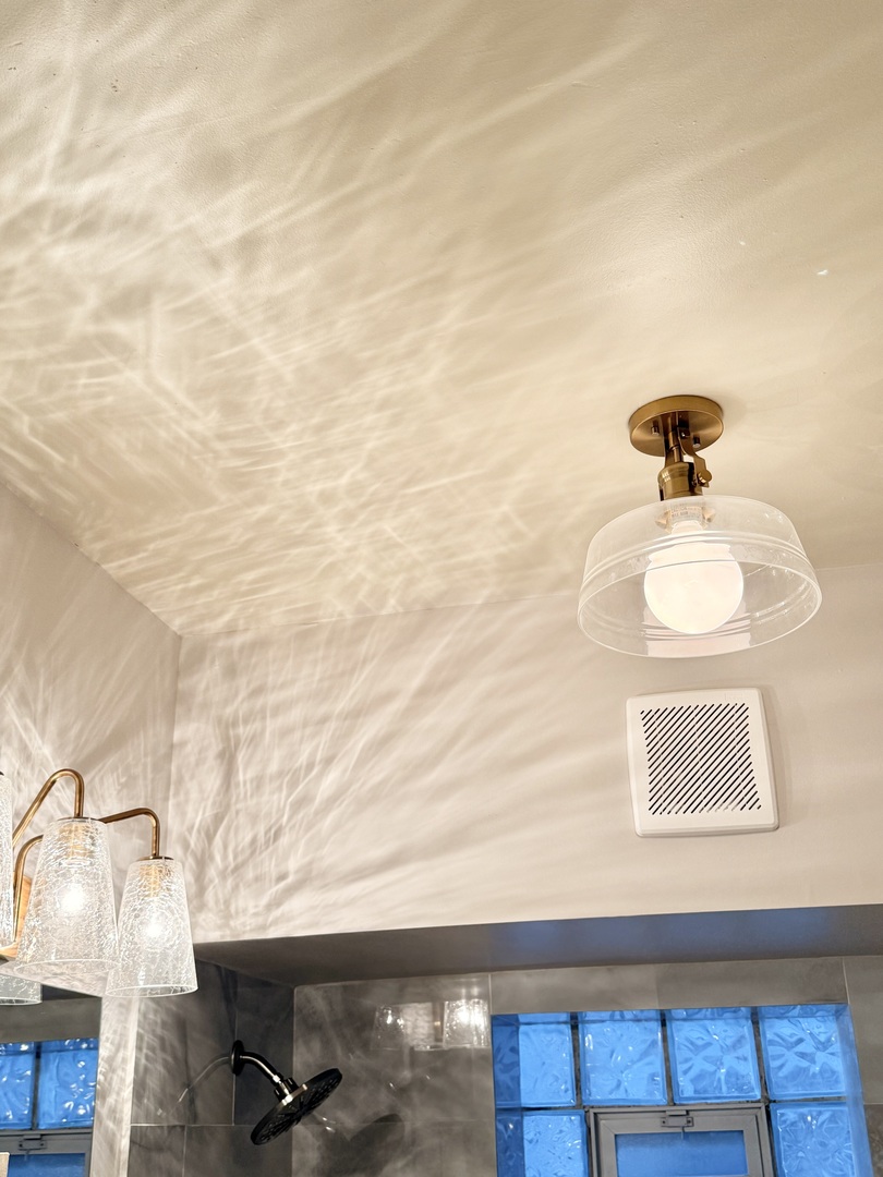 4034 N Monticello Avenue