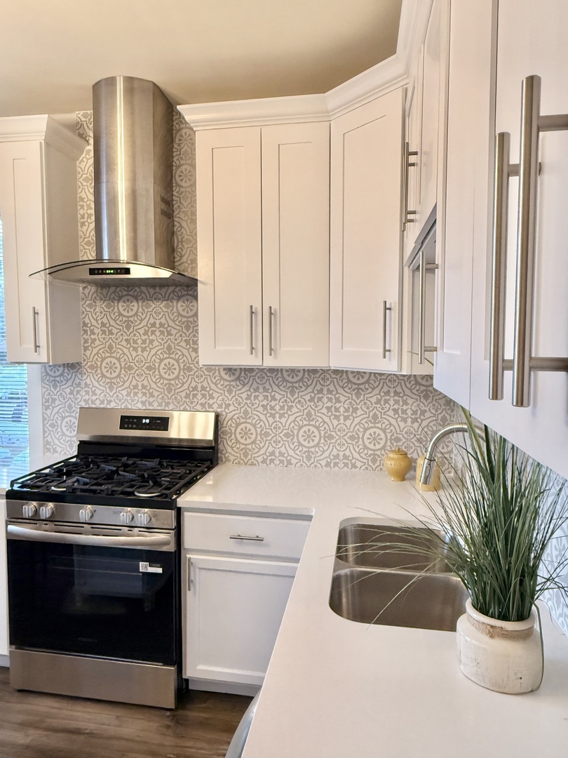 4034 N Monticello Avenue