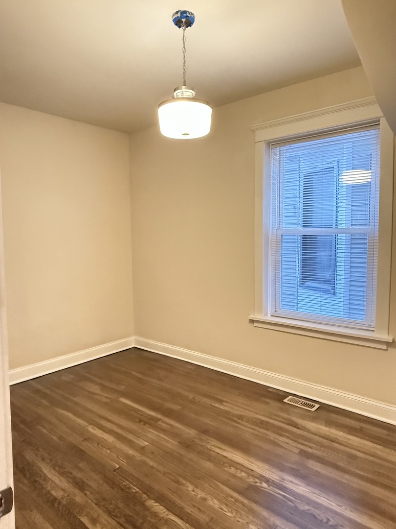 4034 N Monticello Avenue