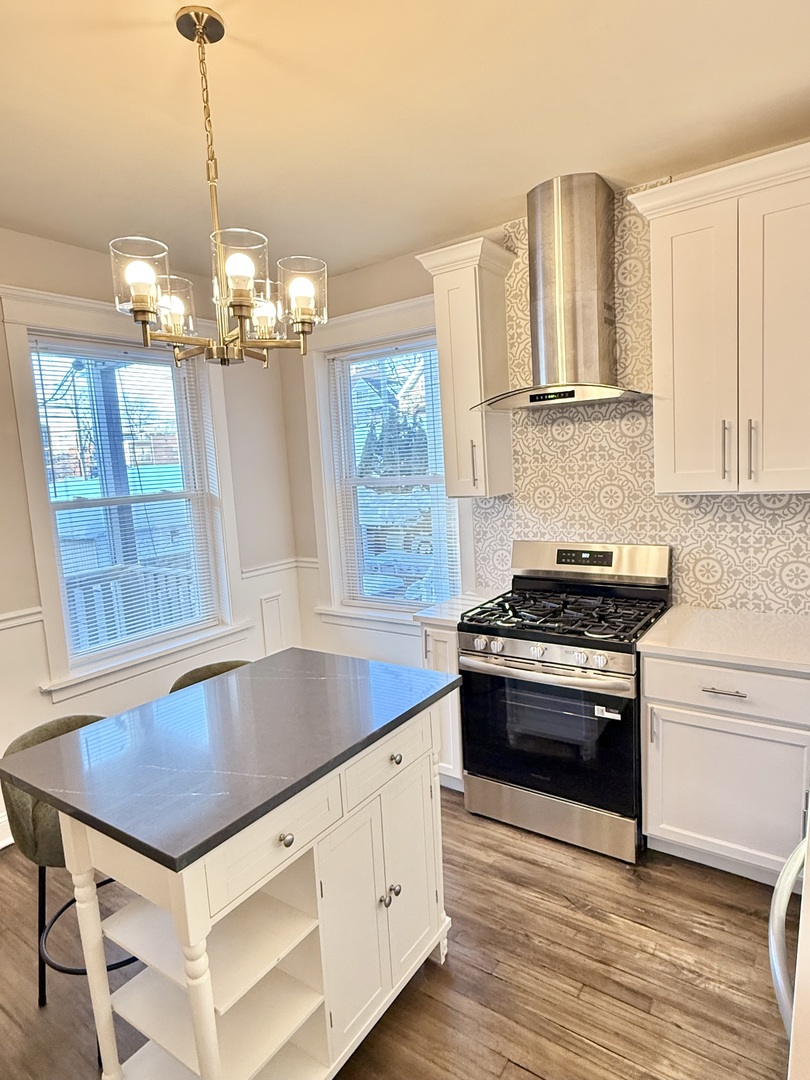 4034 N Monticello Avenue