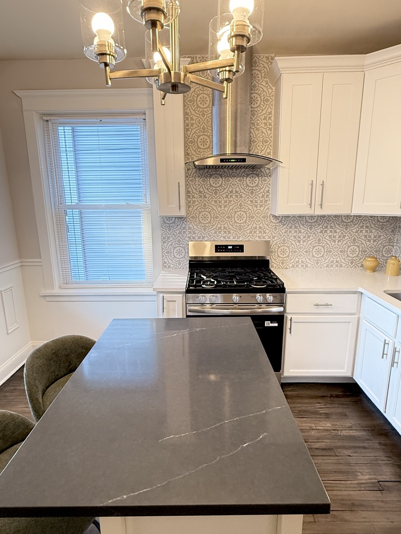 4034 N Monticello Avenue