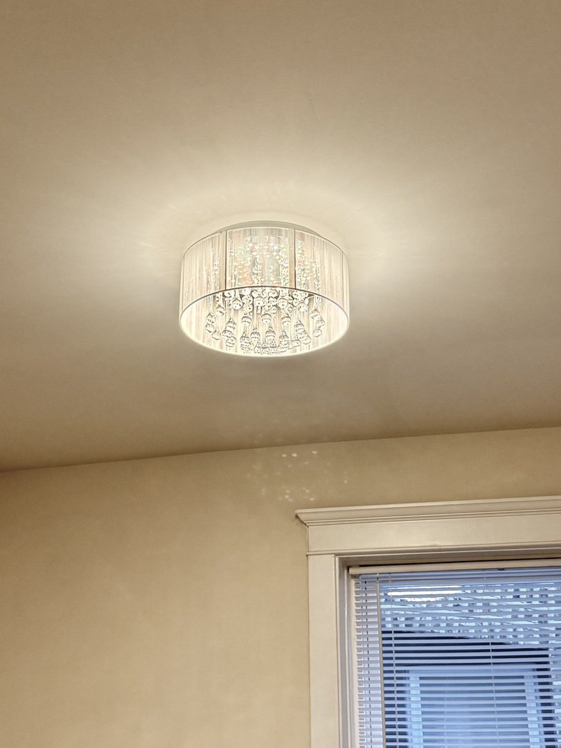 4034 N Monticello Avenue