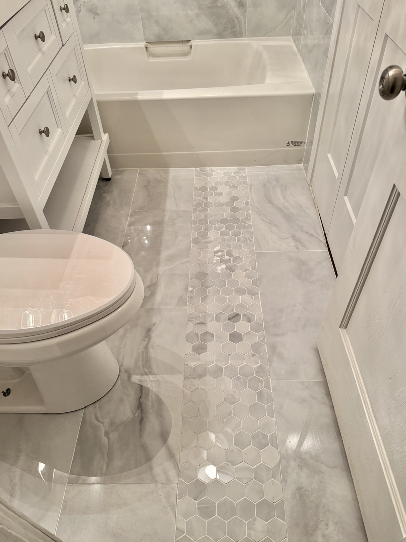 4034 N Monticello Avenue