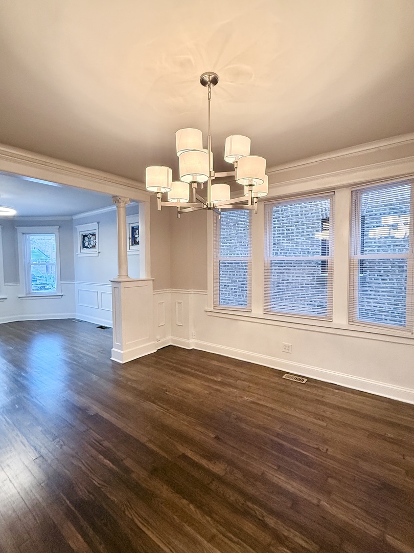 4034 N Monticello Avenue