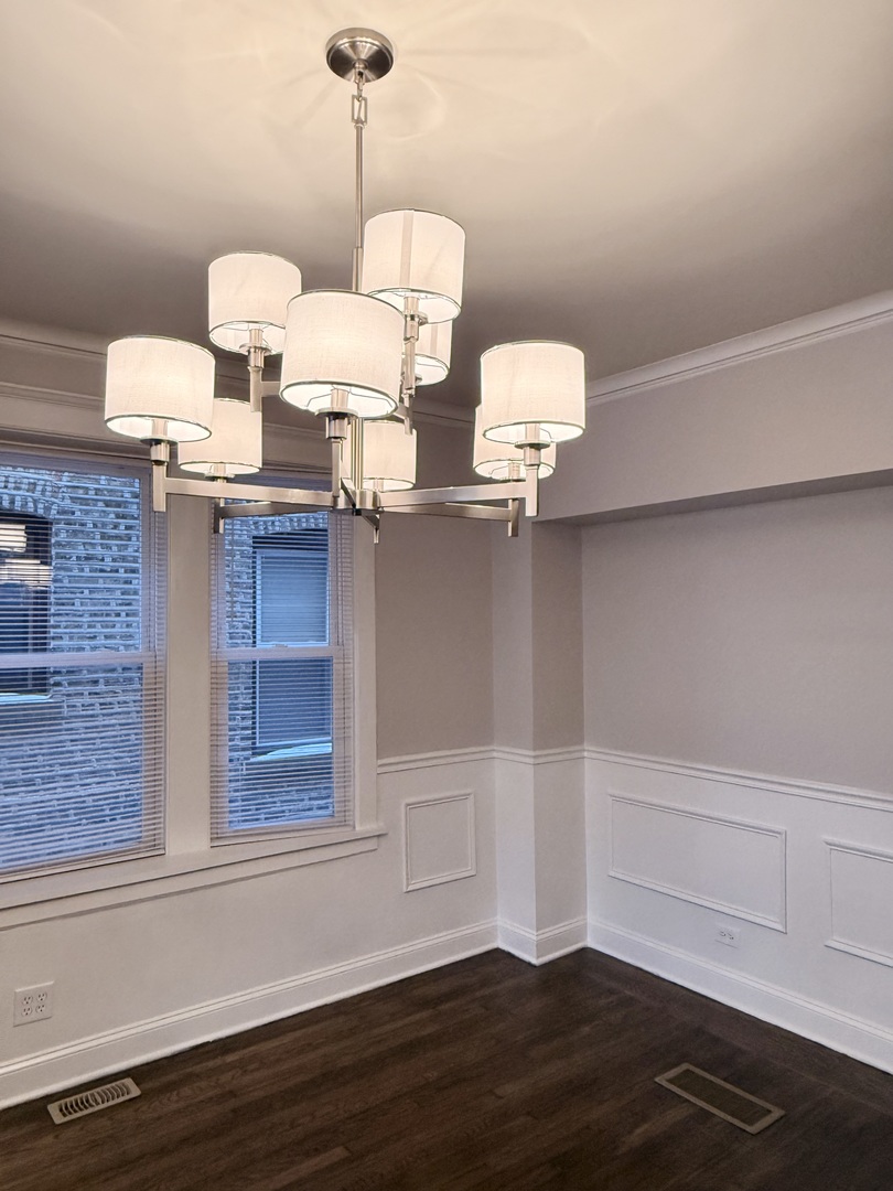 4034 N Monticello Avenue