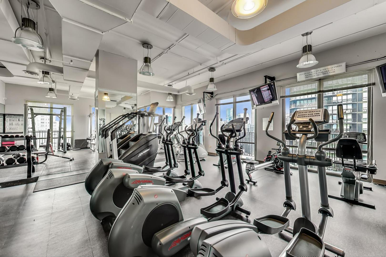 2 E Erie Street Unit: 1905