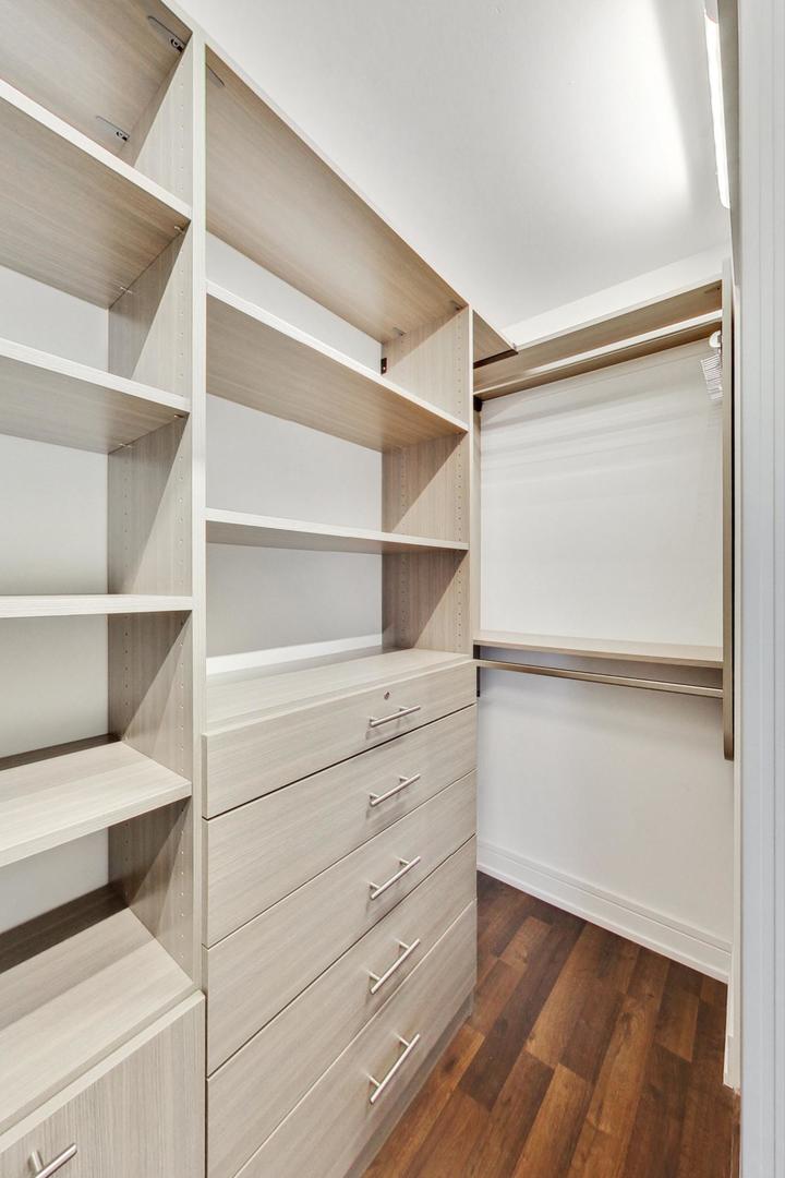 2 E Erie Street Unit: 1905