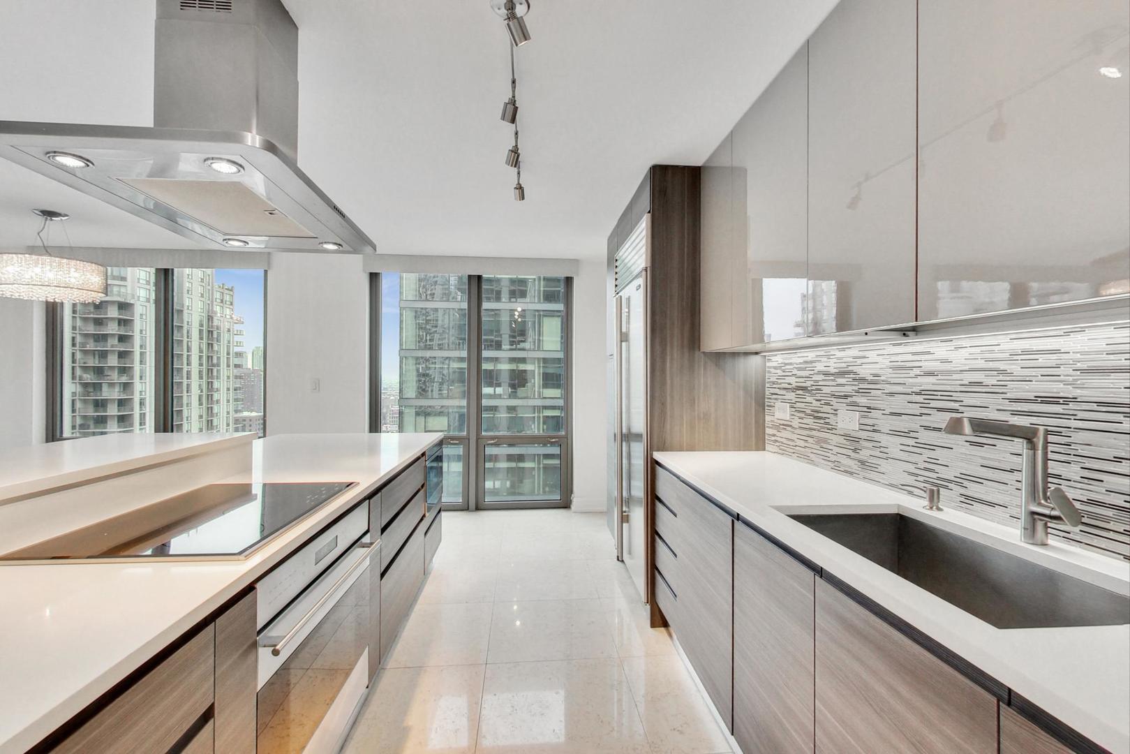 2 E Erie Street Unit: 1905