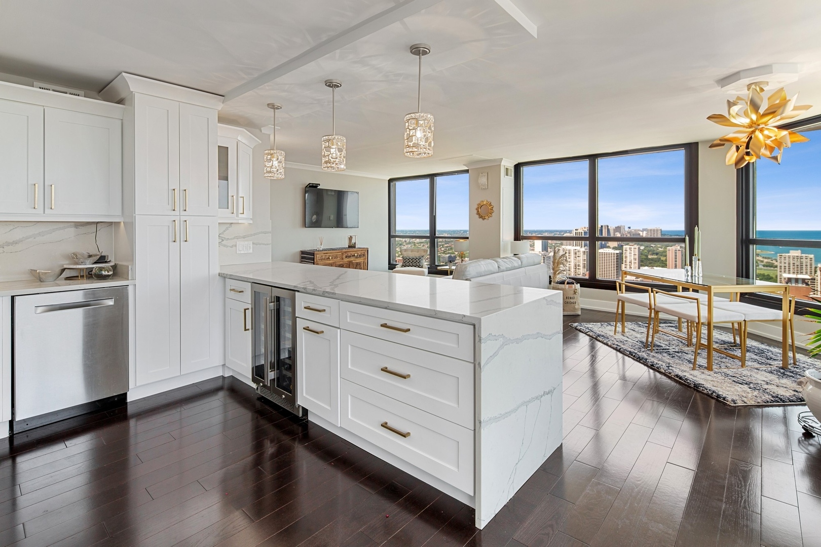 1030 N STATE Street Unit: 39E