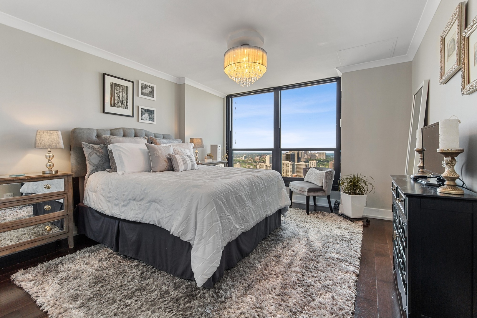 1030 N STATE Street Unit: 39E
