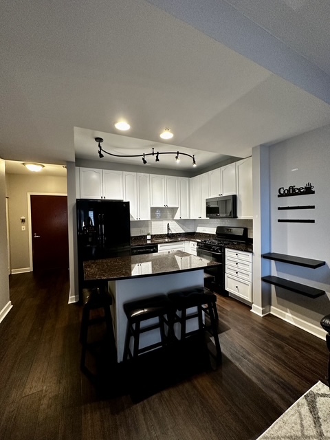 1250 S Michigan Avenue Unit: 1207