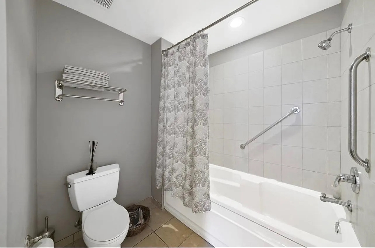 1250 S Michigan Avenue Unit: 1207