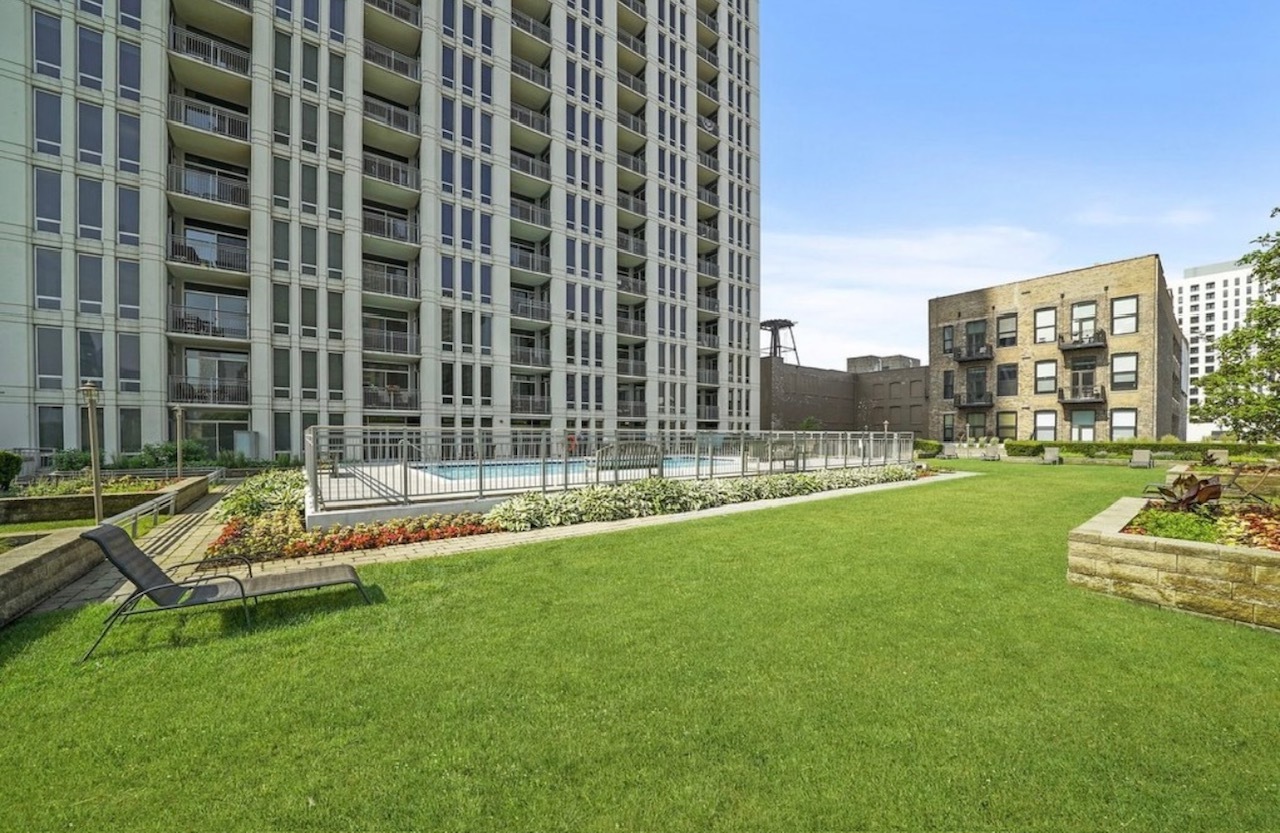 1250 S Michigan Avenue Unit: 1207