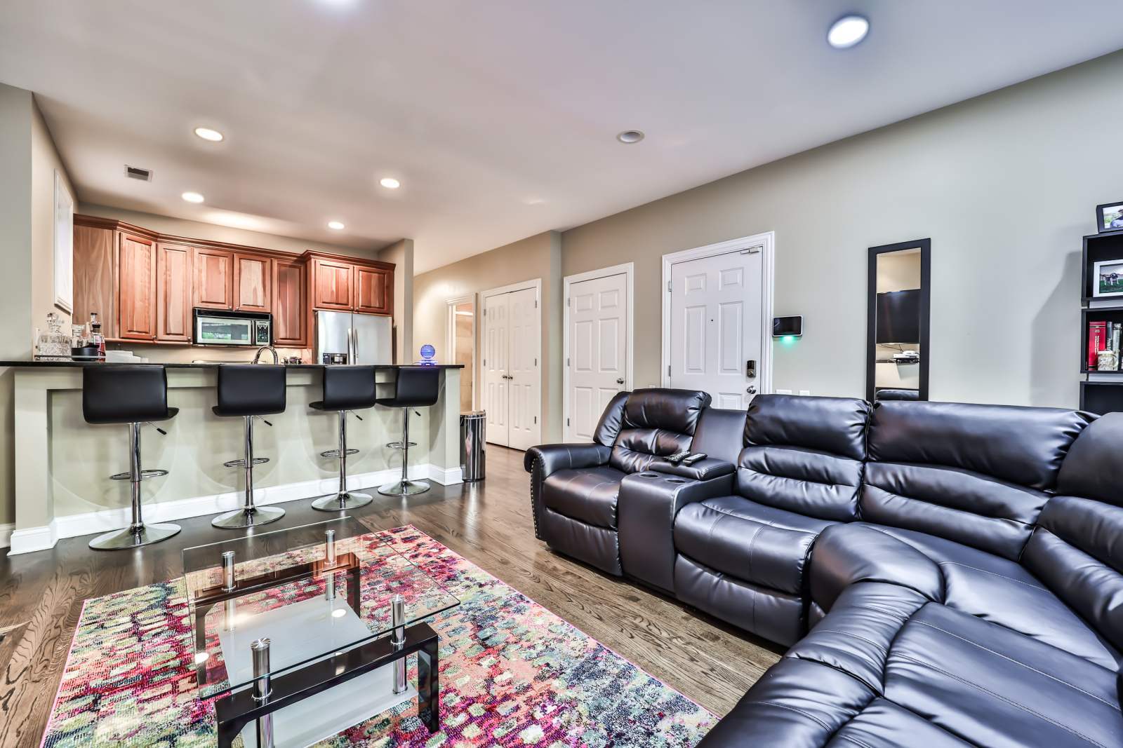 663 N Peoria Street Unit: GN