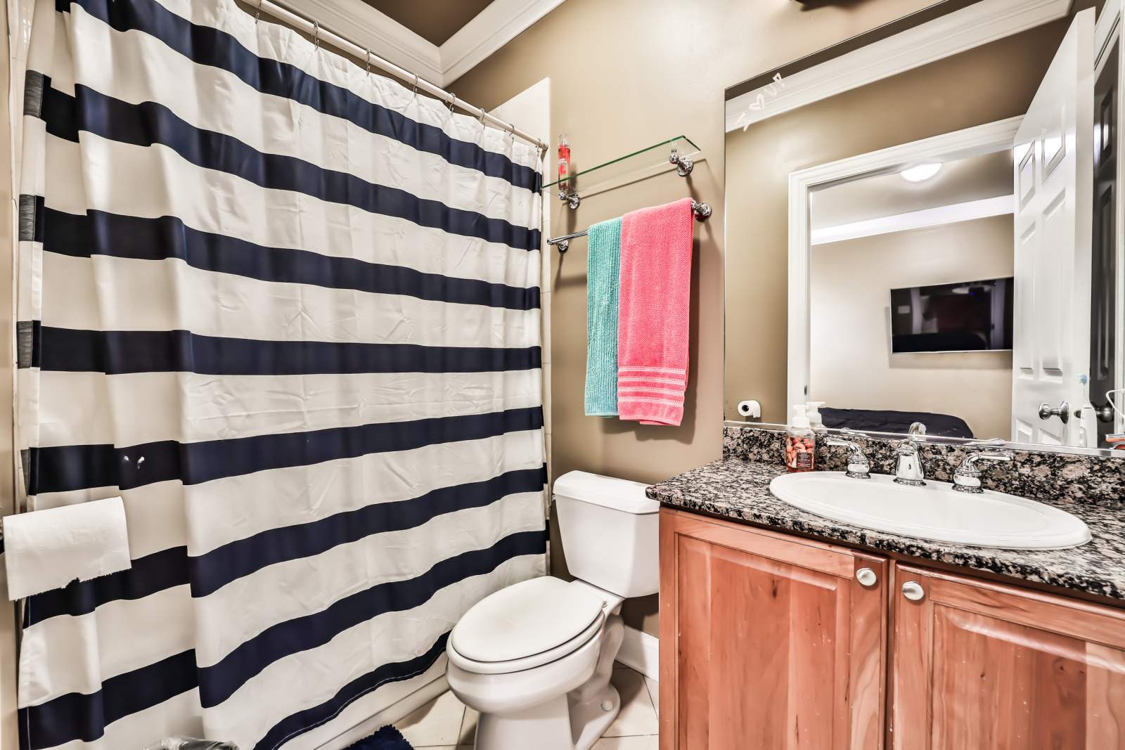 663 N Peoria Street Unit: GN