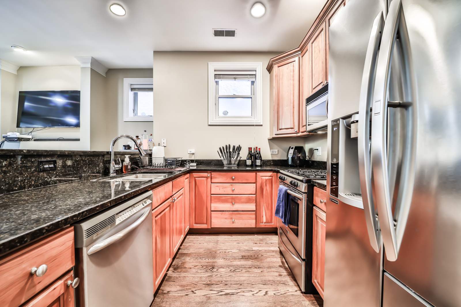663 N Peoria Street Unit: GN
